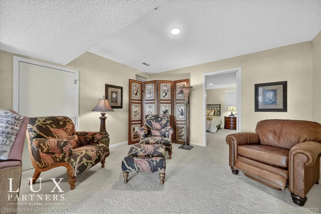 24 Hiawatha Drive Battle Creek City MI 49015