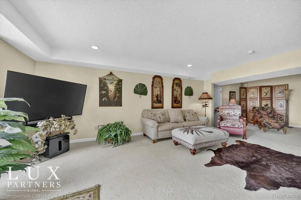 24 Hiawatha Drive Battle Creek City MI 49015