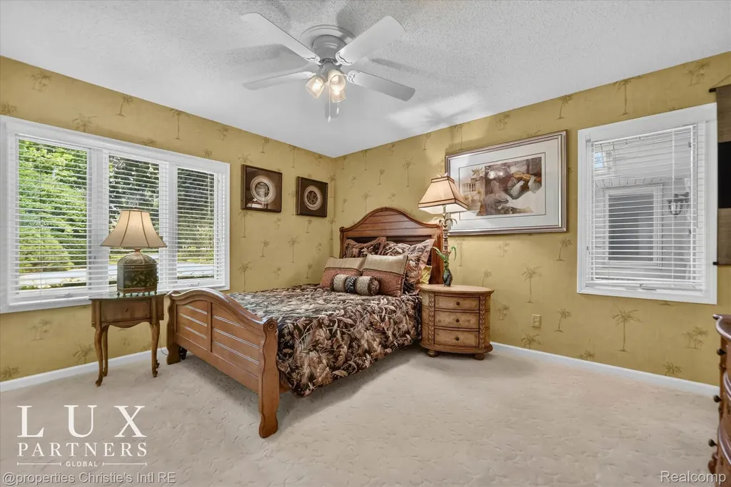 24 Hiawatha Drive Battle Creek City MI 49015