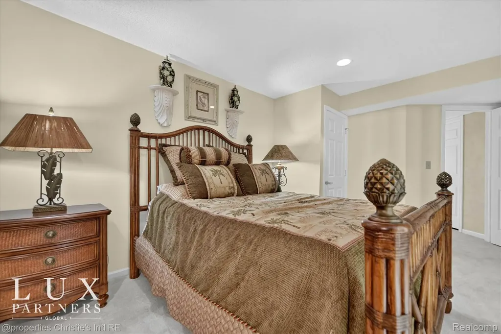 24 Hiawatha Drive Battle Creek City MI 49015