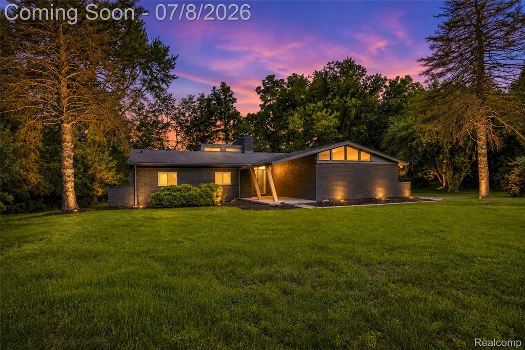 4469 Chamberlain Drive Bloomfield Hills City MI 48301