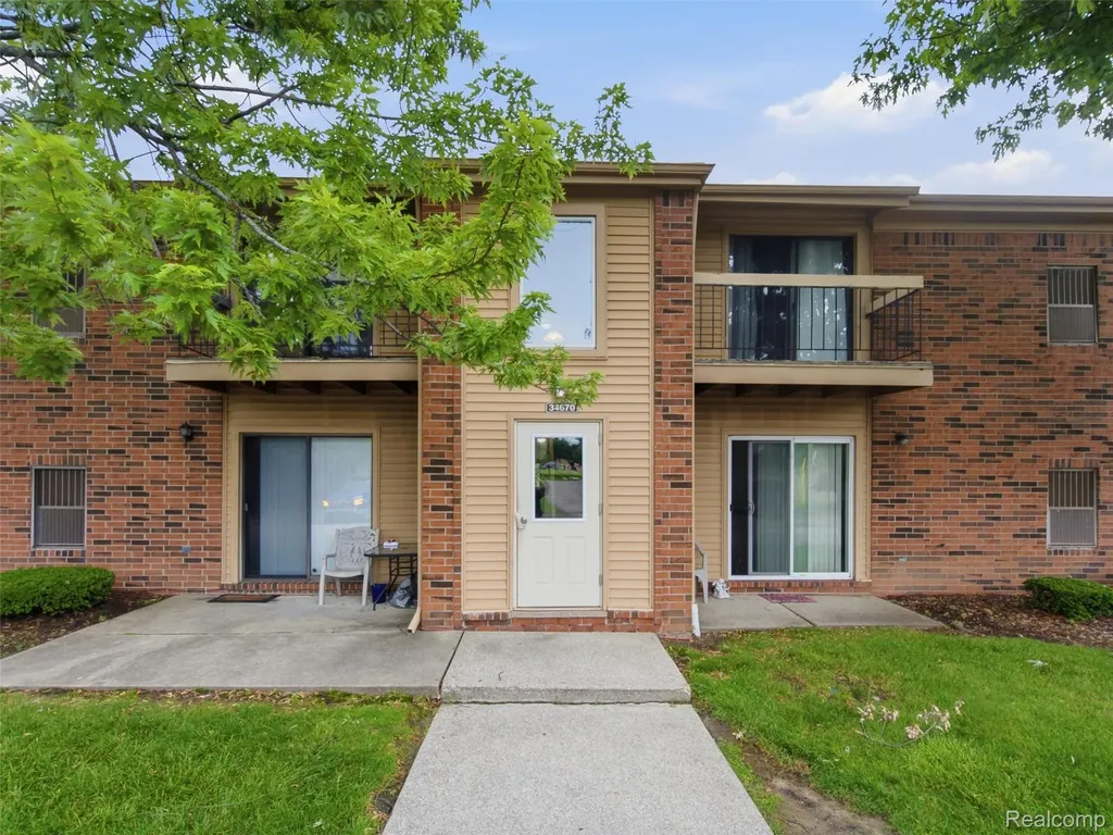 34670 Clarkson Drive W Fraser City MI 48026