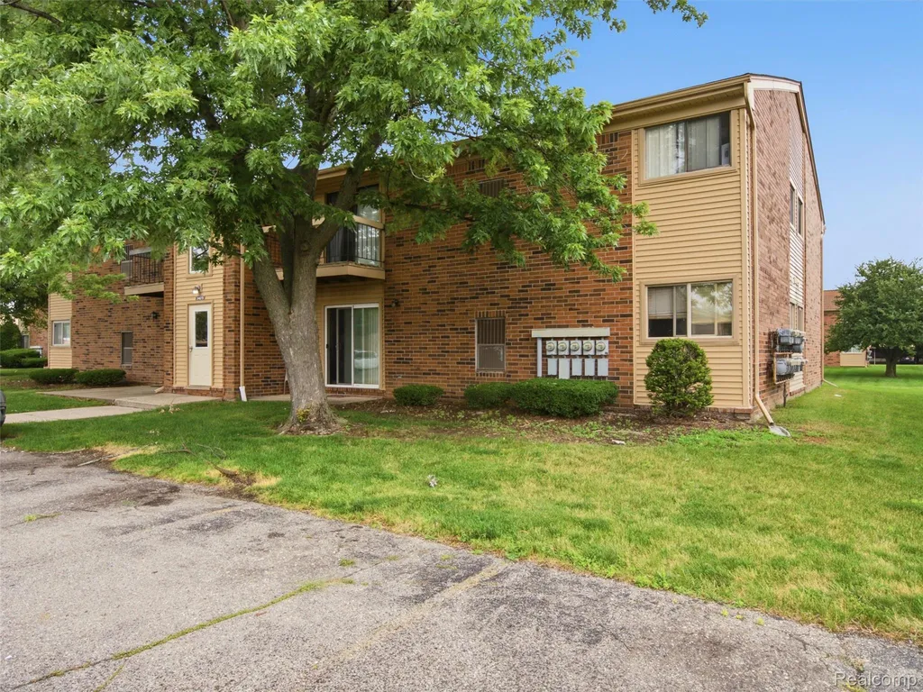 34670 Clarkson Drive W Fraser City MI 48026