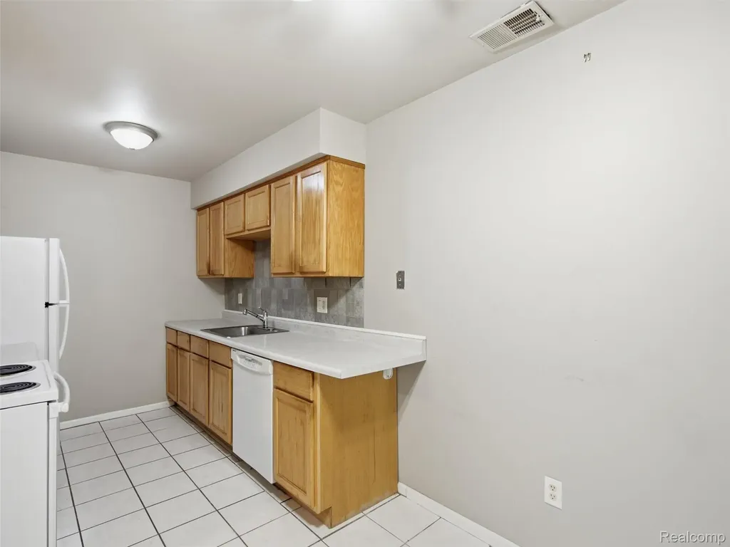 34670 Clarkson Drive W Fraser City MI 48026