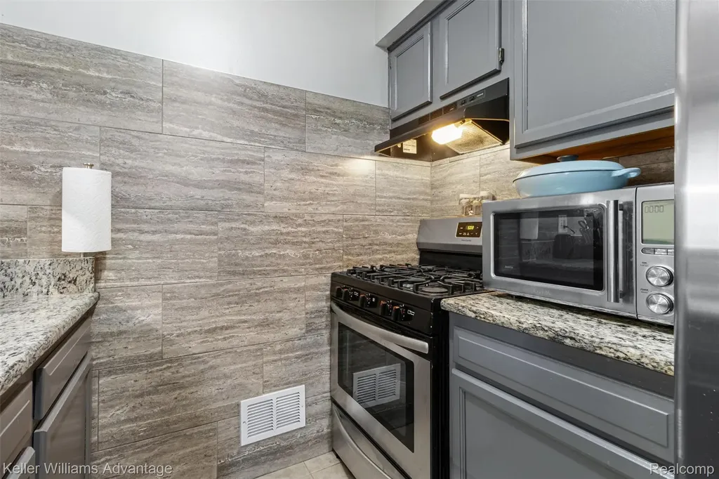 8948 Shawn Drive Sterling Heights City MI 48312