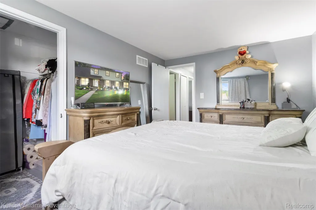 8948 Shawn Drive Sterling Heights City MI 48312