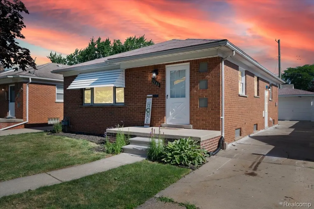 1760 Sycamore Street Wyandotte City MI 48192