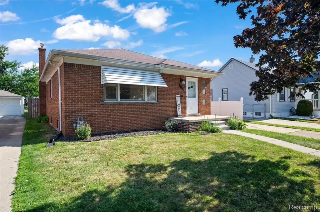 1760 Sycamore Street Wyandotte City MI 48192