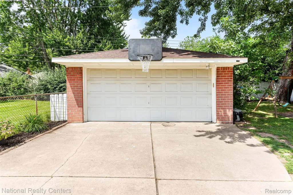 1361 Langley Boulevard Clawson City MI 48017
