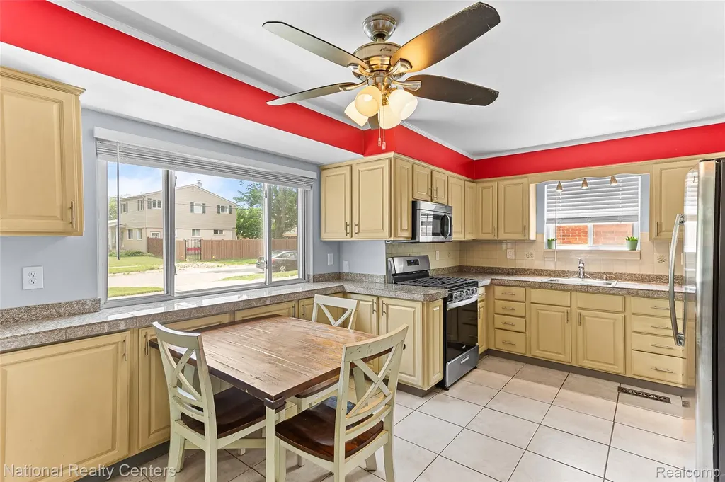 1361 Langley Boulevard Clawson City MI 48017