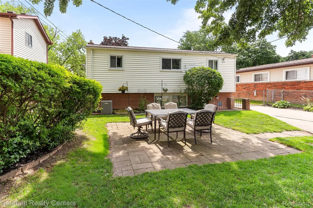 1361 Langley Boulevard Clawson City MI 48017