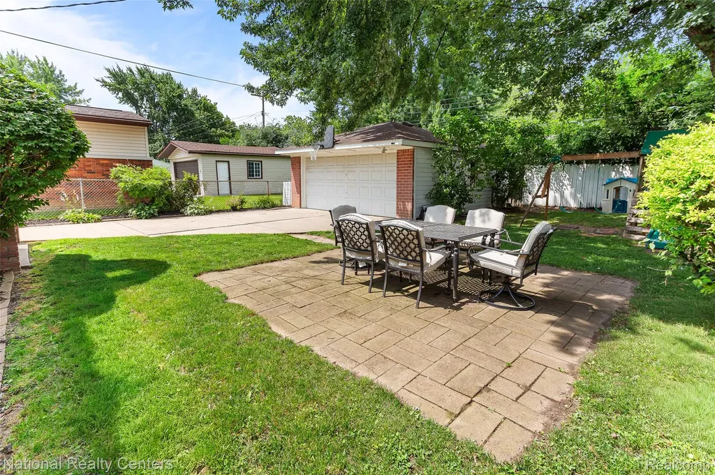 1361 Langley Boulevard Clawson City MI 48017