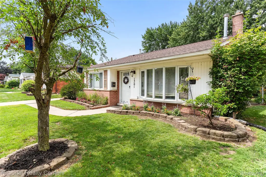 1361 Langley Boulevard Clawson City MI 48017
