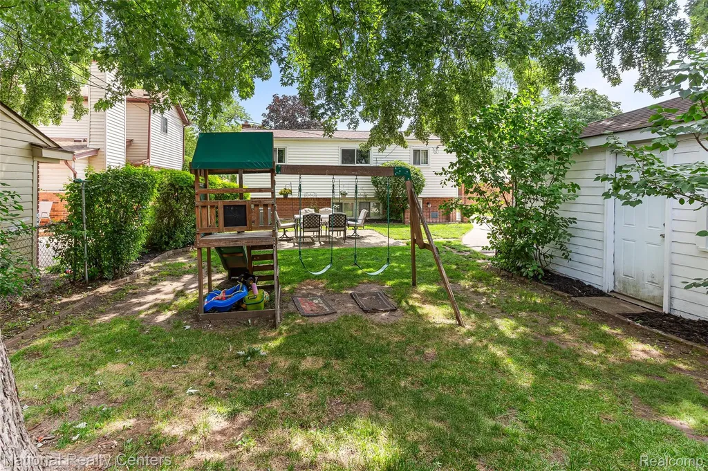 1361 Langley Boulevard Clawson City MI 48017