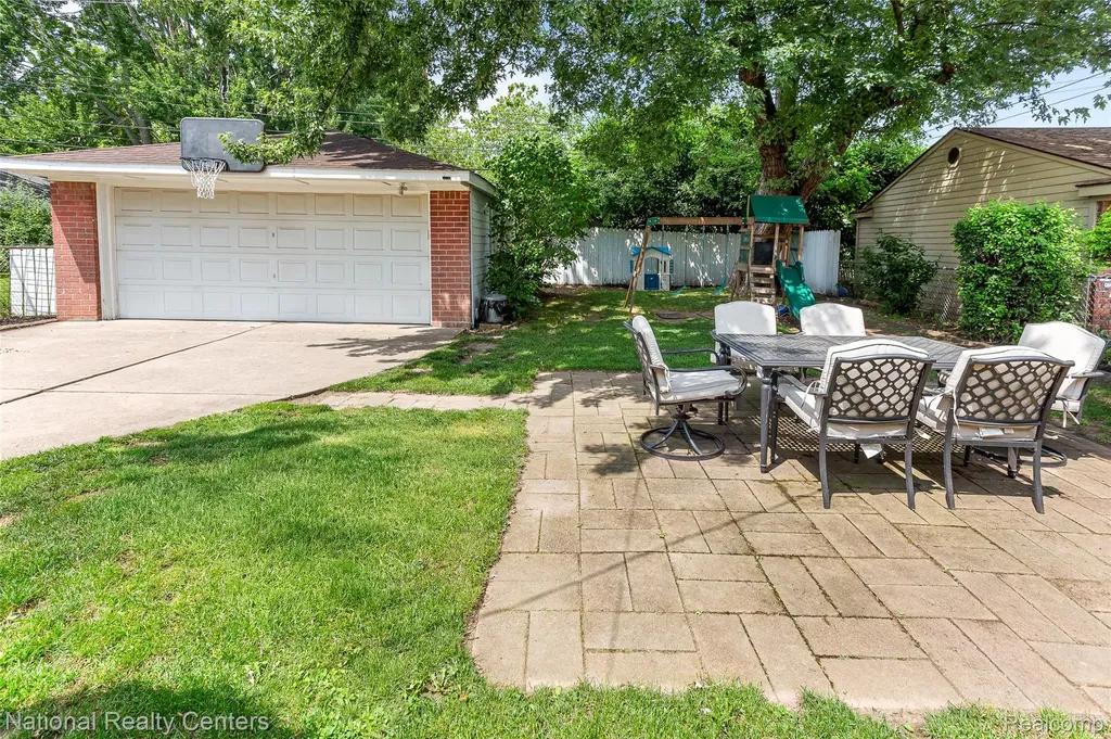 1361 Langley Boulevard Clawson City MI 48017