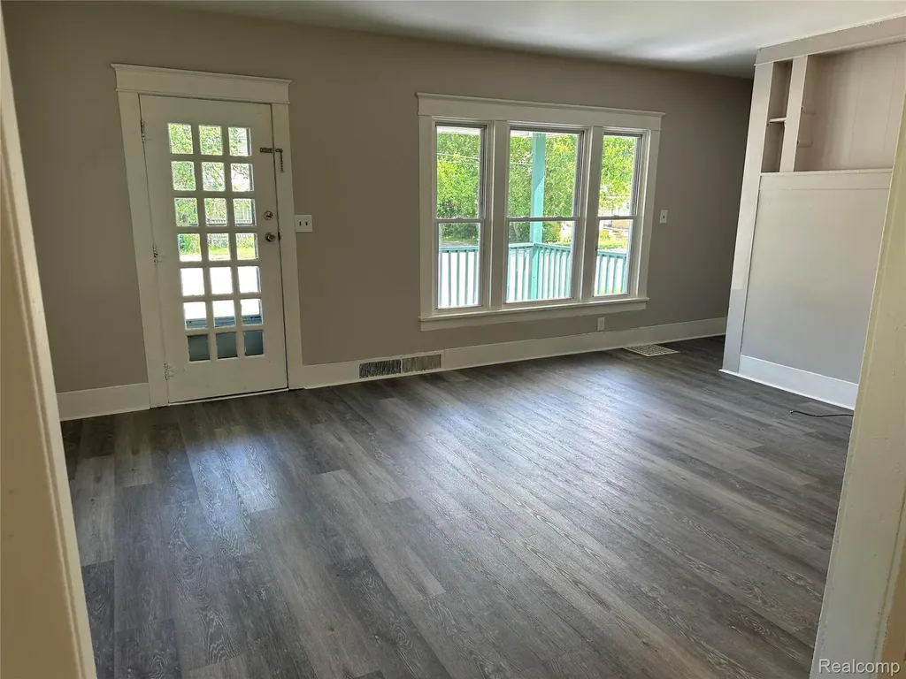 826 E Mount Morris Street Mt. Morris City MI 48458