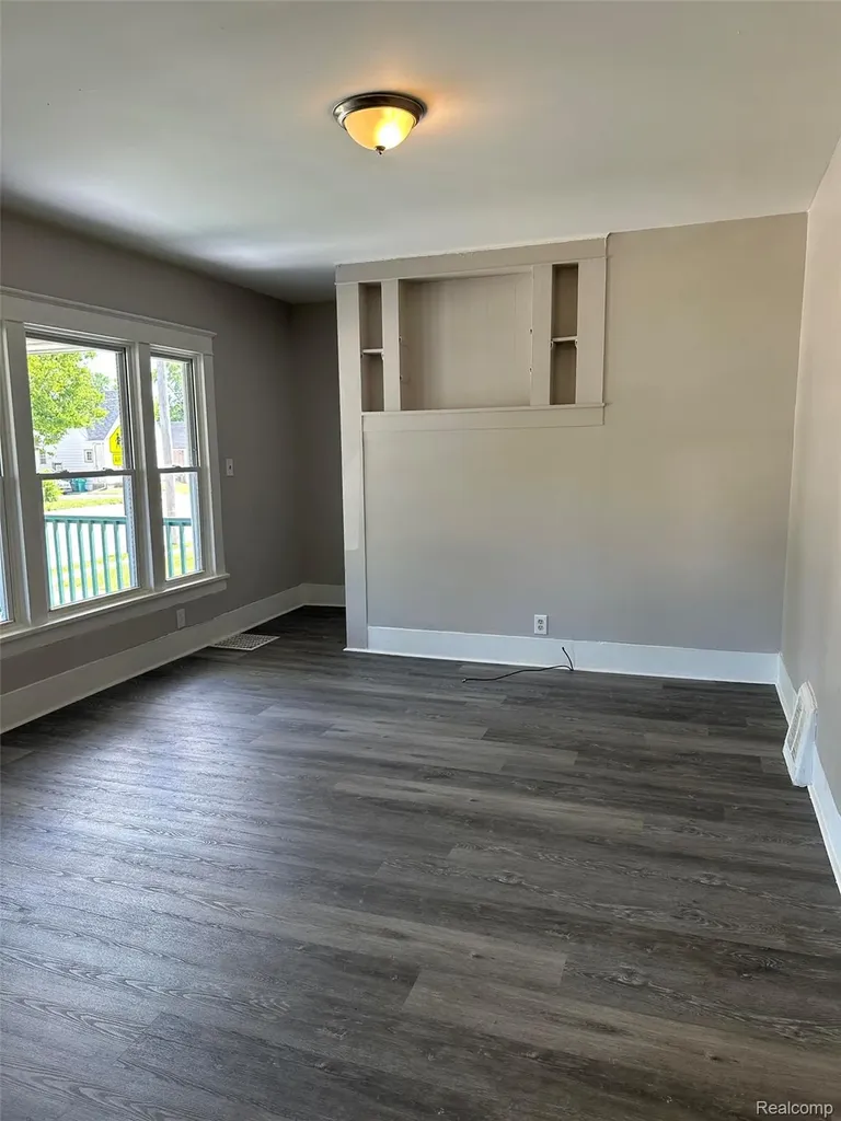826 E Mount Morris Street Mt. Morris City MI 48458