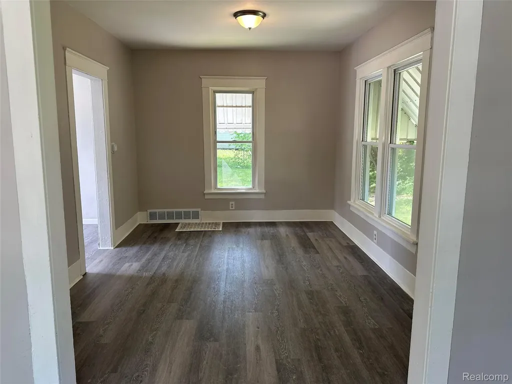 826 E Mount Morris Street Mt. Morris City MI 48458