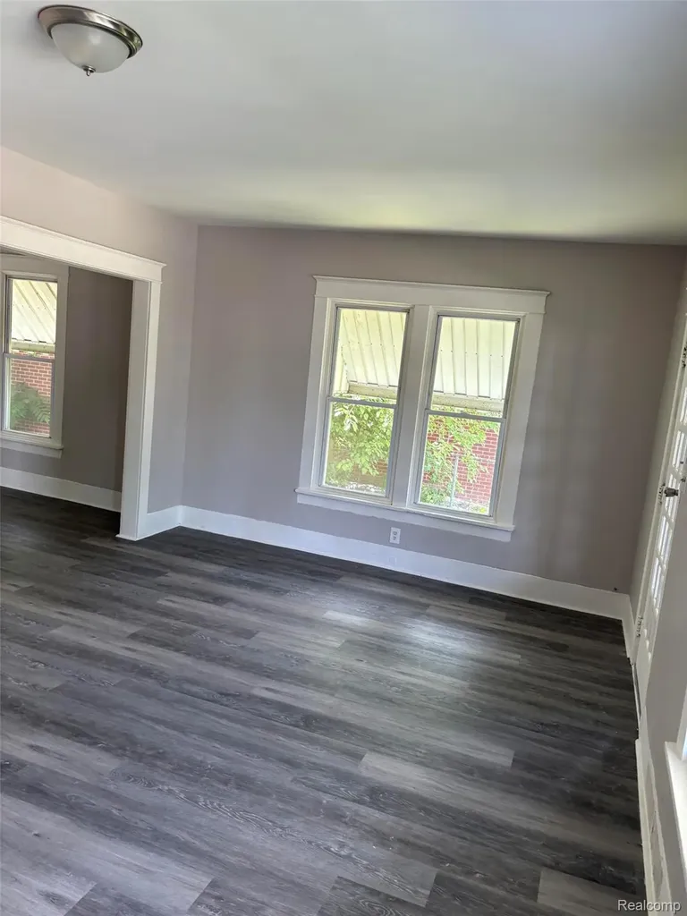 826 E Mount Morris Street Mt. Morris City MI 48458