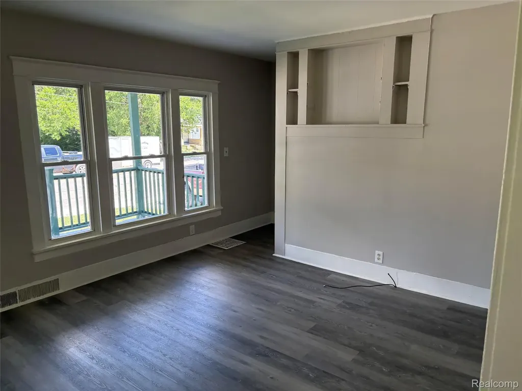 826 E Mount Morris Street Mt. Morris City MI 48458