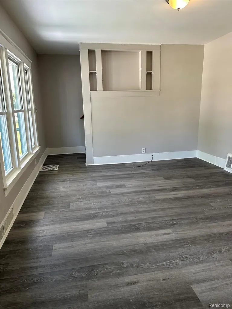 826 E Mount Morris Street Mt. Morris City MI 48458