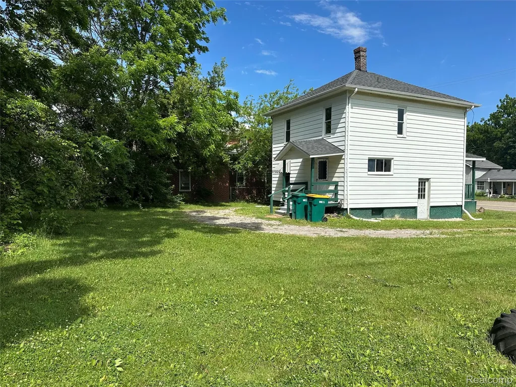 826 E Mount Morris Street Mt. Morris City MI 48458