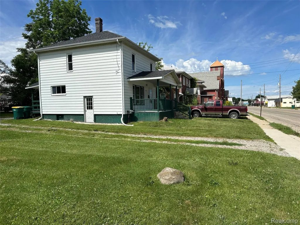826 E Mount Morris Street Mt. Morris City MI 48458