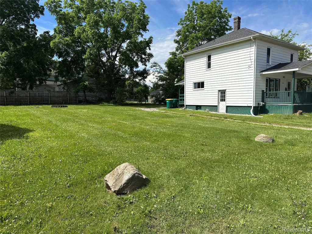826 E Mount Morris Street Mt. Morris City MI 48458