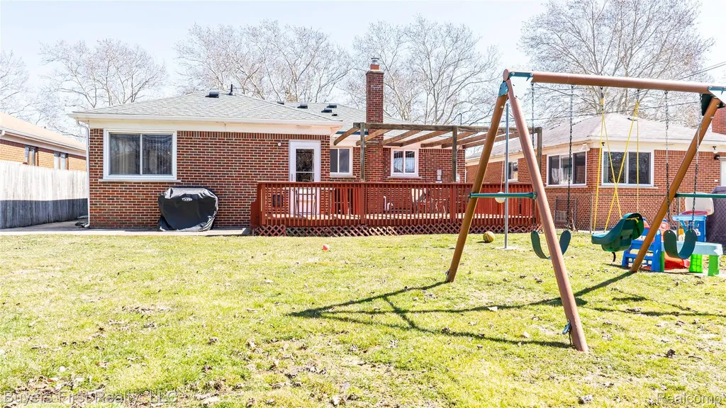 24641 Church Street Oak Park City MI 48237