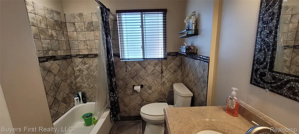 24641 Church Street Oak Park City MI 48237