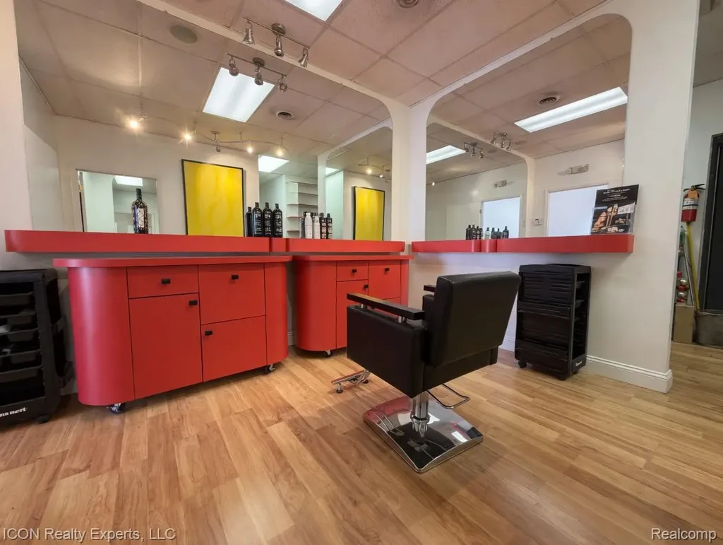 6451 Rochester Road Oakland Charter Township MI 48085