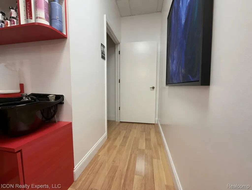 6451 Rochester Road Oakland Charter Township MI 48085