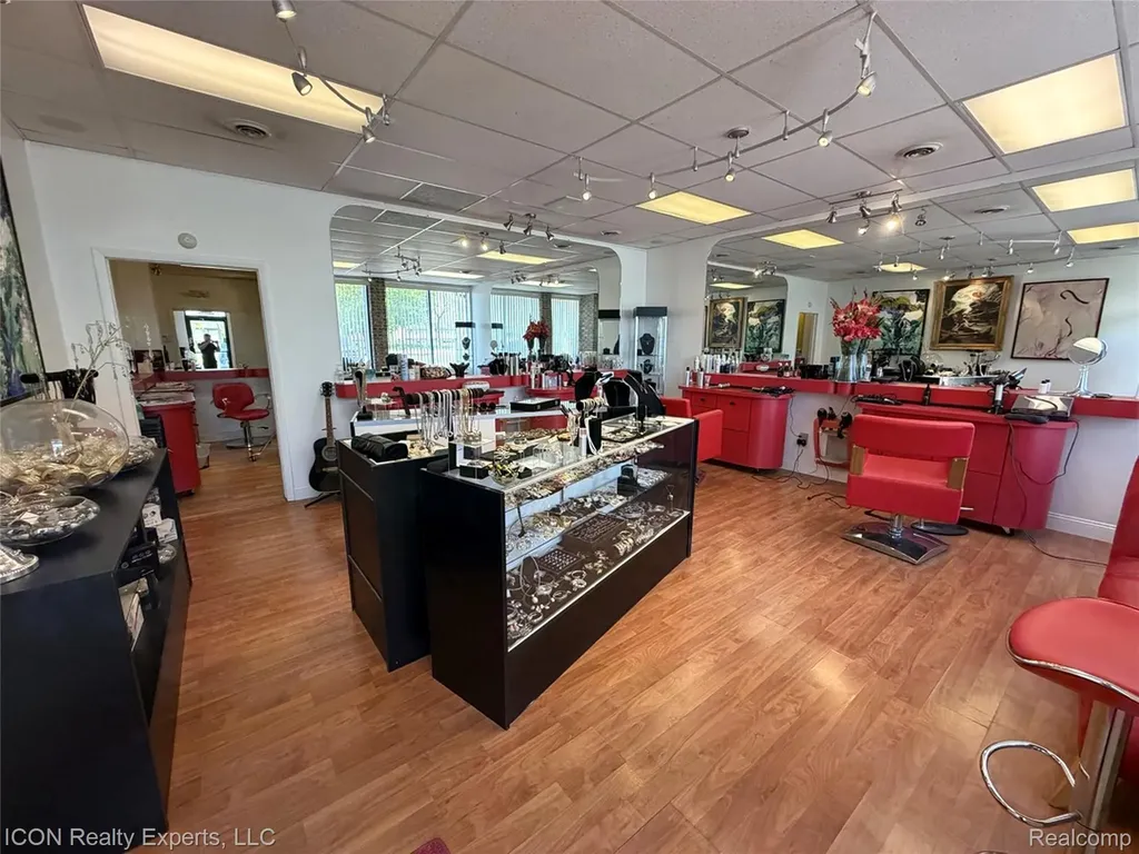 6451 Rochester Road Oakland Charter Township MI 48085