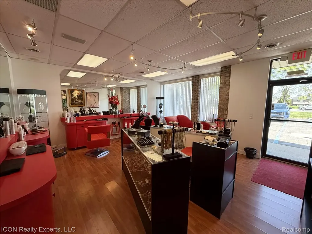 6451 Rochester Road Oakland Charter Township MI 48085