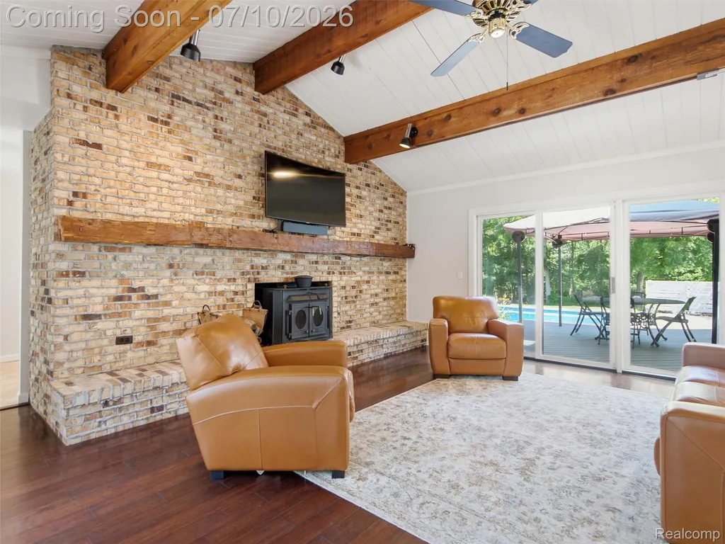 670 W Snell Road Oakland Charter Township MI 48306