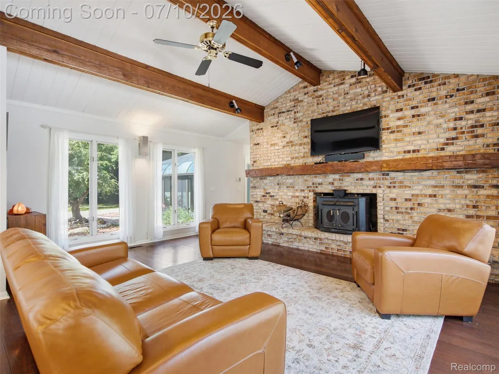 670 W Snell Road Oakland Charter Township MI 48306