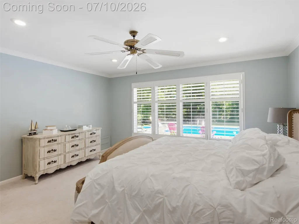 670 W Snell Road Oakland Charter Township MI 48306