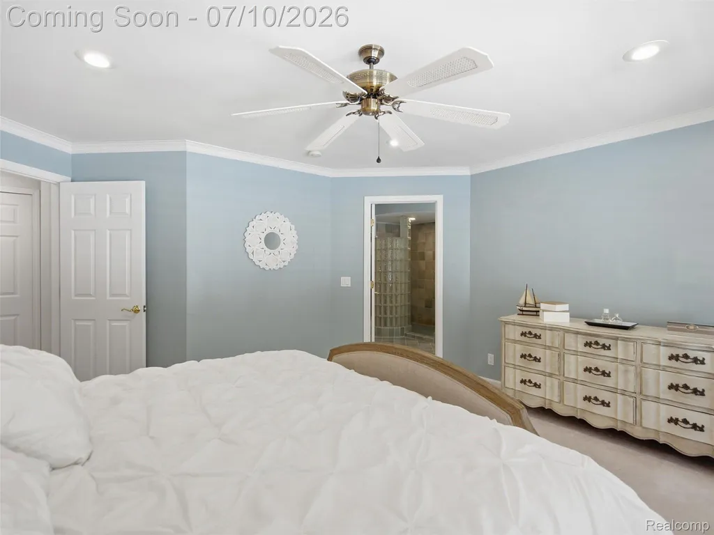 670 W Snell Road Oakland Charter Township MI 48306