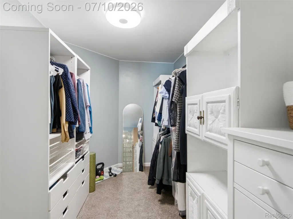 670 W Snell Road Oakland Charter Township MI 48306