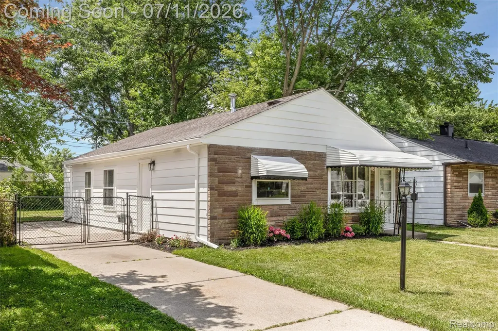 2147 E Almont Street Ferndale City MI 48220