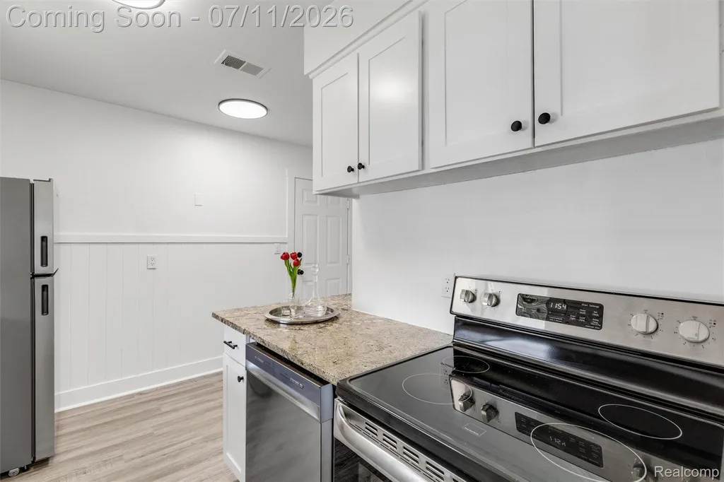 2147 E Almont Street Ferndale City MI 48220
