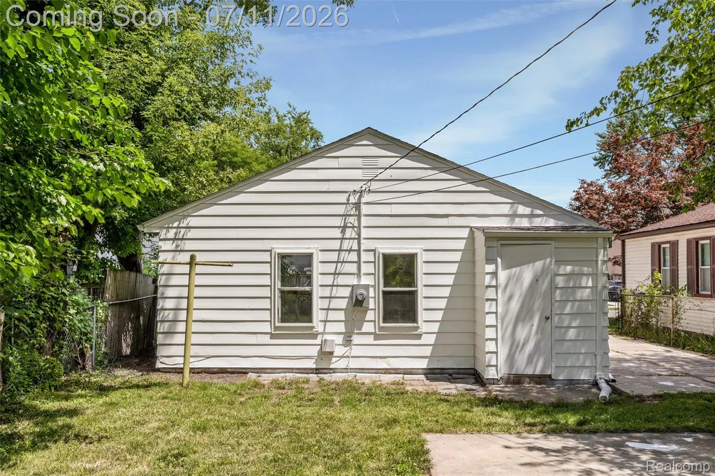 2147 E Almont Street Ferndale City MI 48220