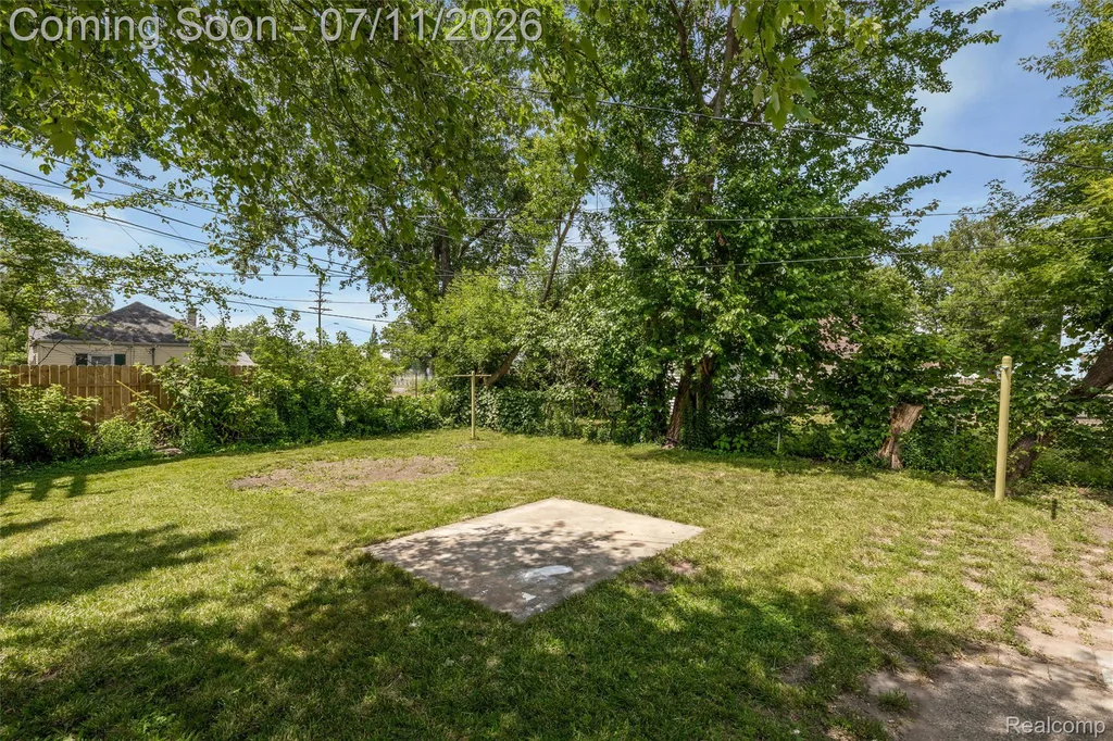 2147 E Almont Street Ferndale City MI 48220