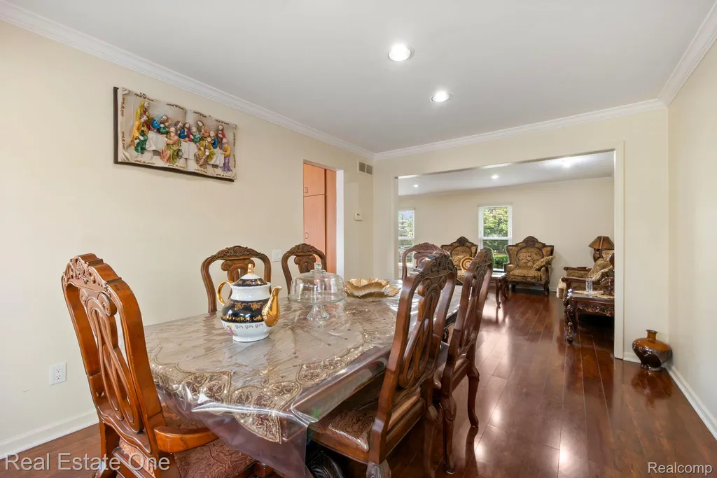 5510 Greenbriar Drive West Bloomfield Charter Township MI 48322