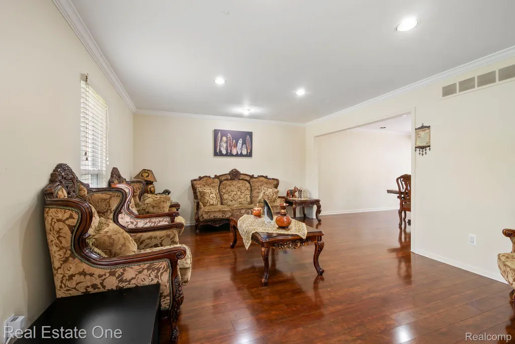 5510 Greenbriar Drive West Bloomfield Charter Township MI 48322