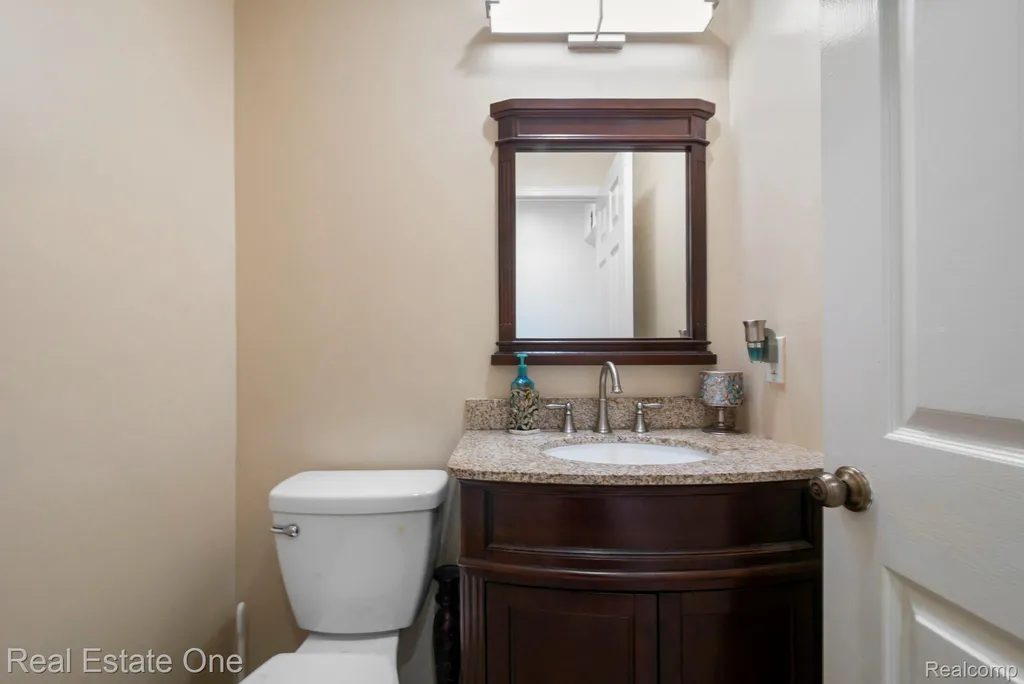 5510 Greenbriar Drive West Bloomfield Charter Township MI 48322