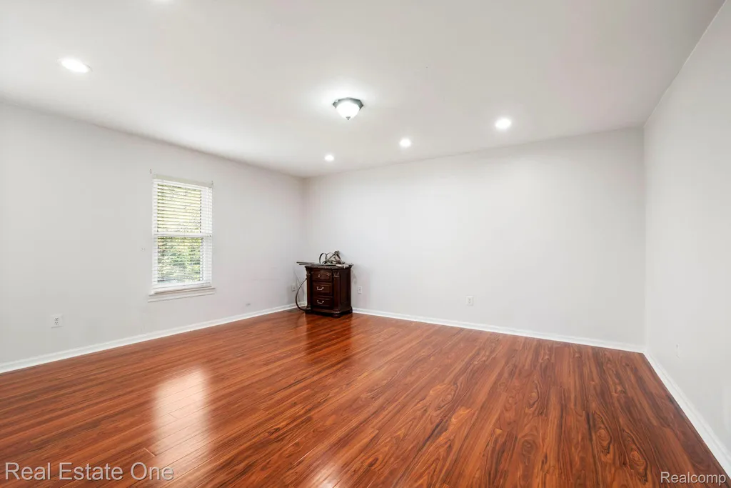 5510 Greenbriar Drive West Bloomfield Charter Township MI 48322