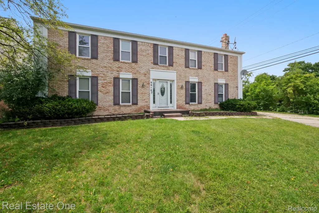 5510 Greenbriar Drive West Bloomfield Charter Township MI 48322