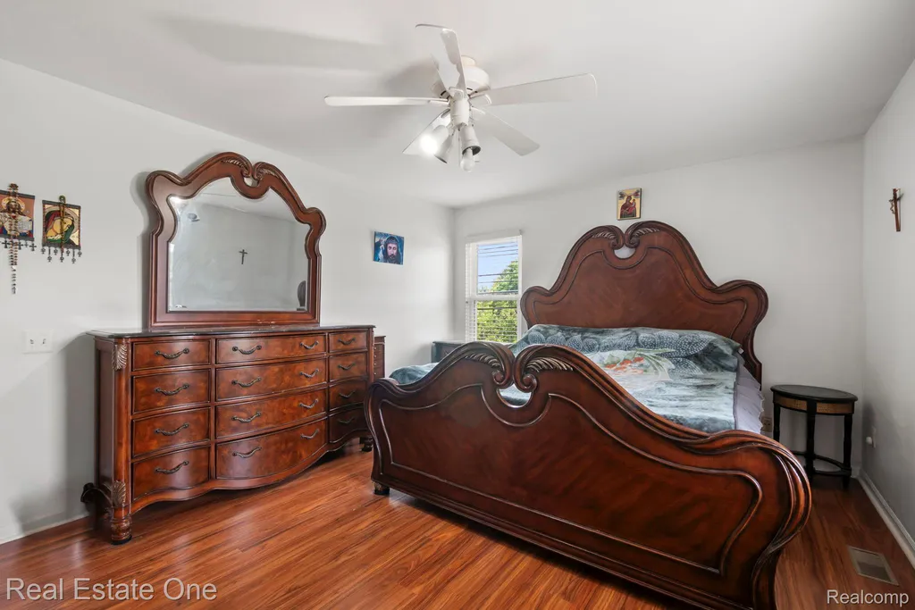 5510 Greenbriar Drive West Bloomfield Charter Township MI 48322