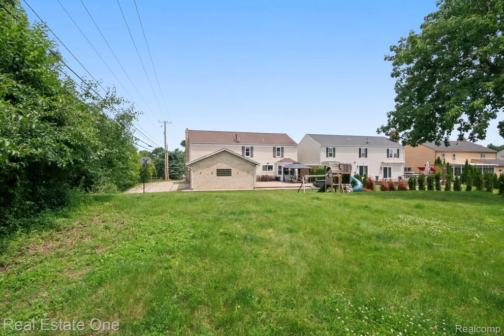 5510 Greenbriar Drive West Bloomfield Charter Township MI 48322